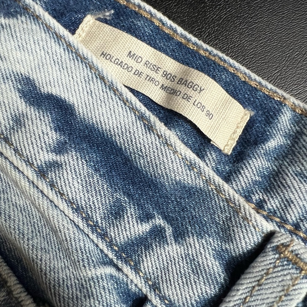 Universal Threads Classic Blue Women's Jeans - Picture 11 of 13